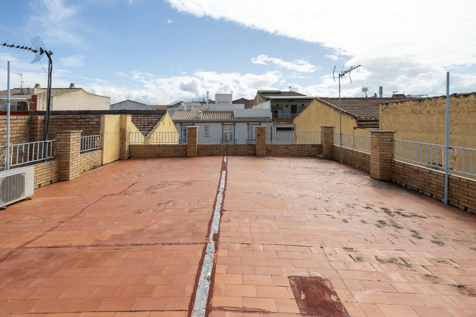 3 bedroom Villa for sale in Armilla with garage - € 235,000 (Ref: 10047059)