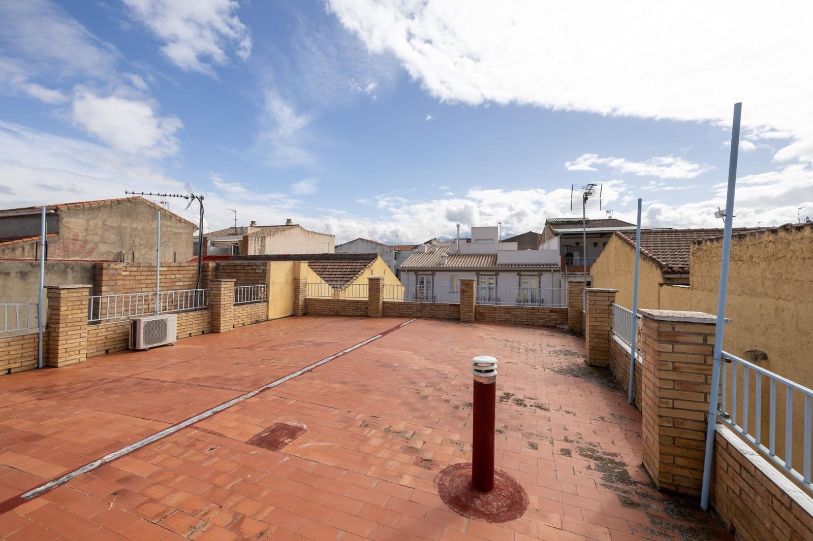 3 bedroom Villa for sale in Armilla with garage - € 235,000 (Ref: 10047059)