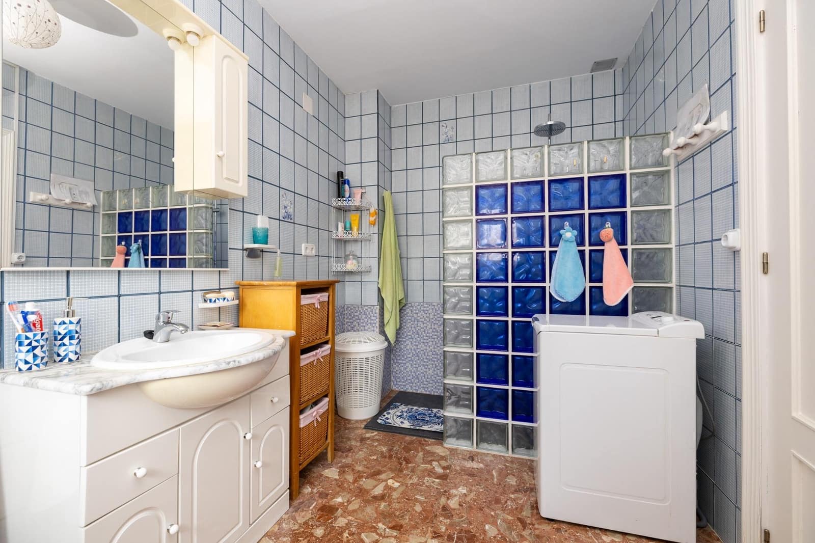 3 bedroom Villa for sale in Armilla with garage - € 235,000 (Ref: 10047059)