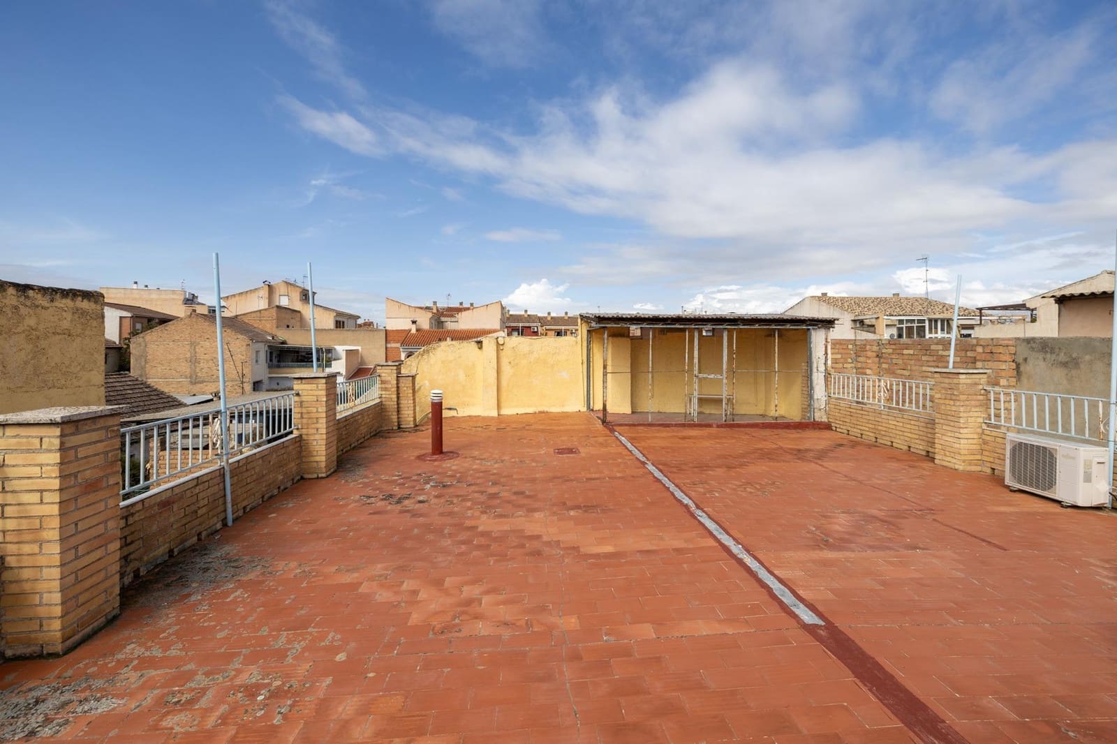 3 bedroom Villa for sale in Armilla with garage - € 235,000 (Ref: 10047059)