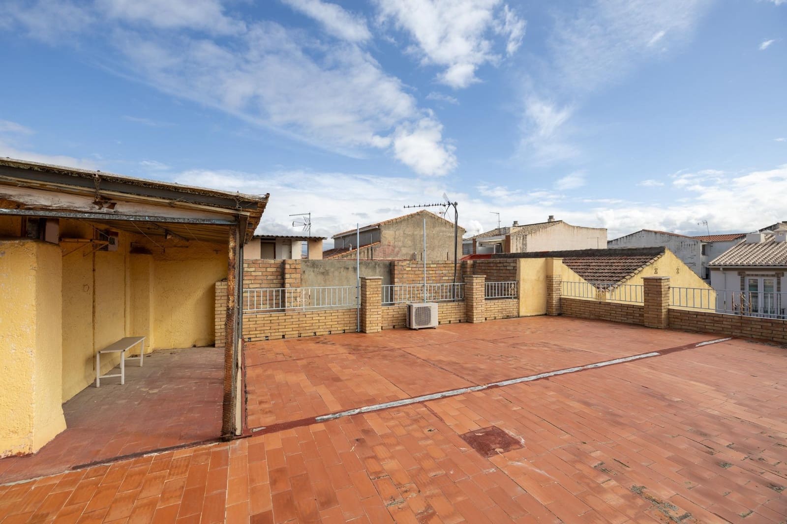 3 bedroom Villa for sale in Armilla with garage - € 235,000 (Ref: 10047059)