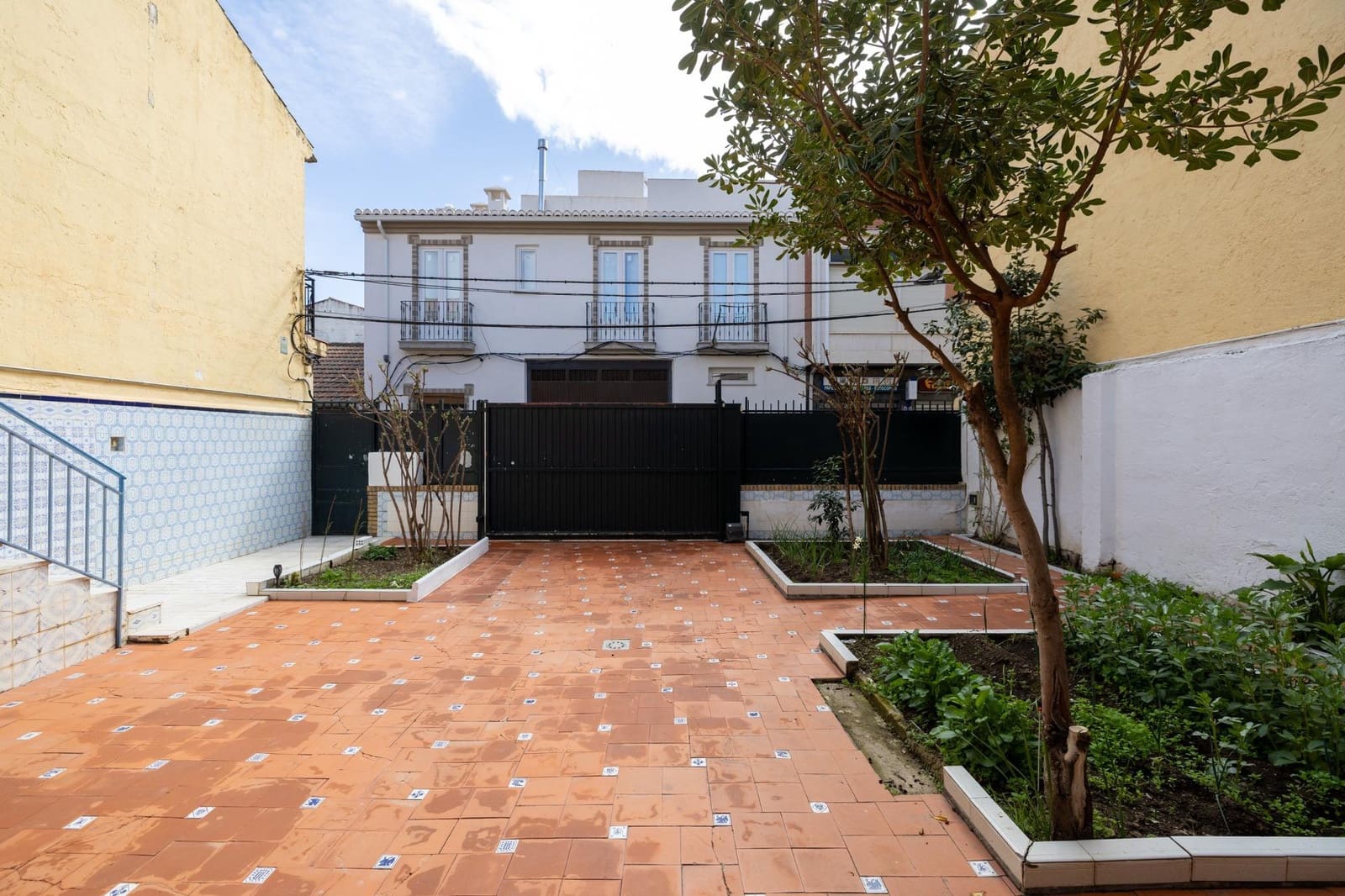 3 bedroom Villa for sale in Armilla with garage - € 235,000 (Ref: 10047059)