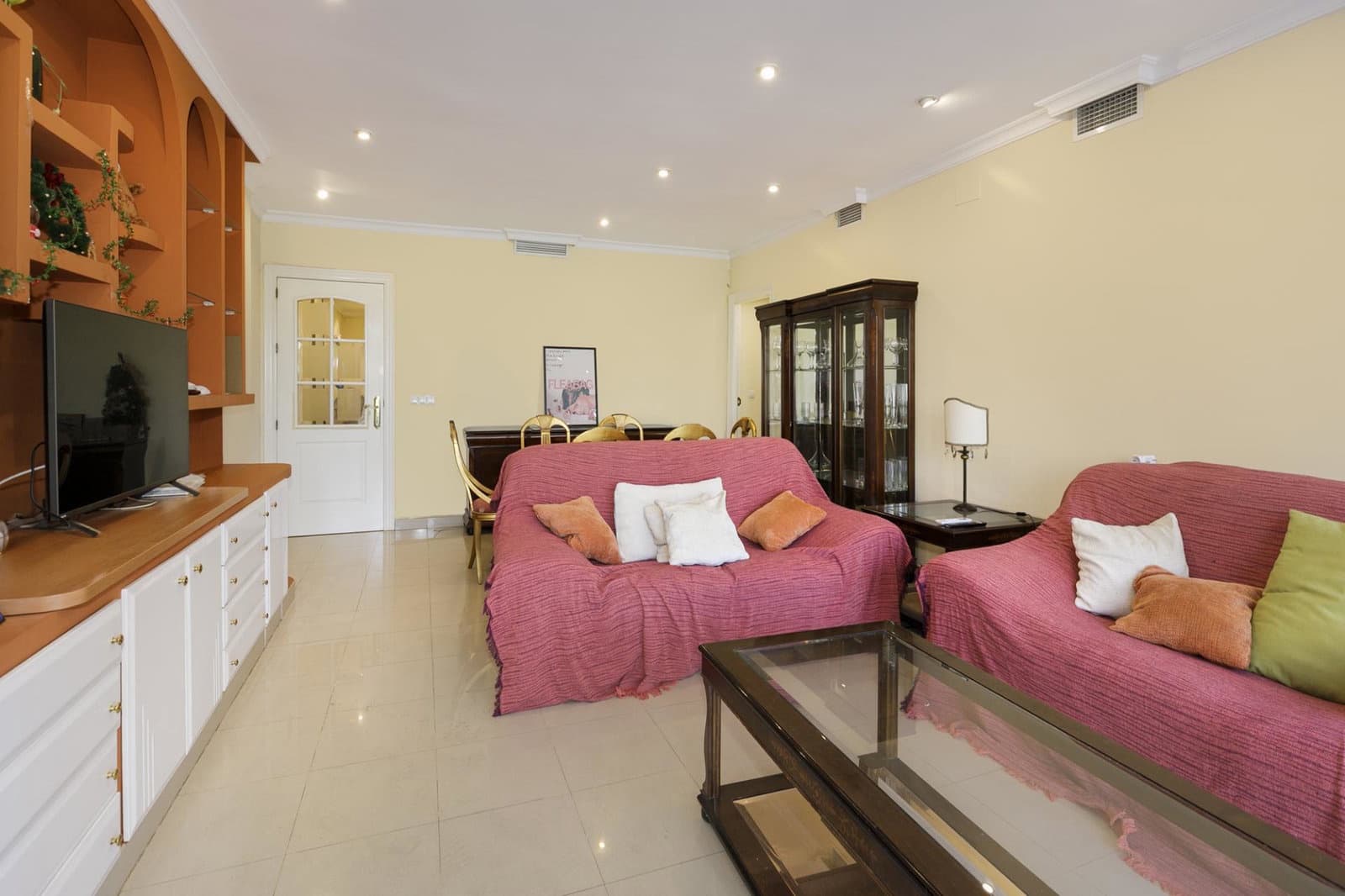 3 bedroom Apartment for sale in Granada city - € 370,000 (Ref: 10048254)