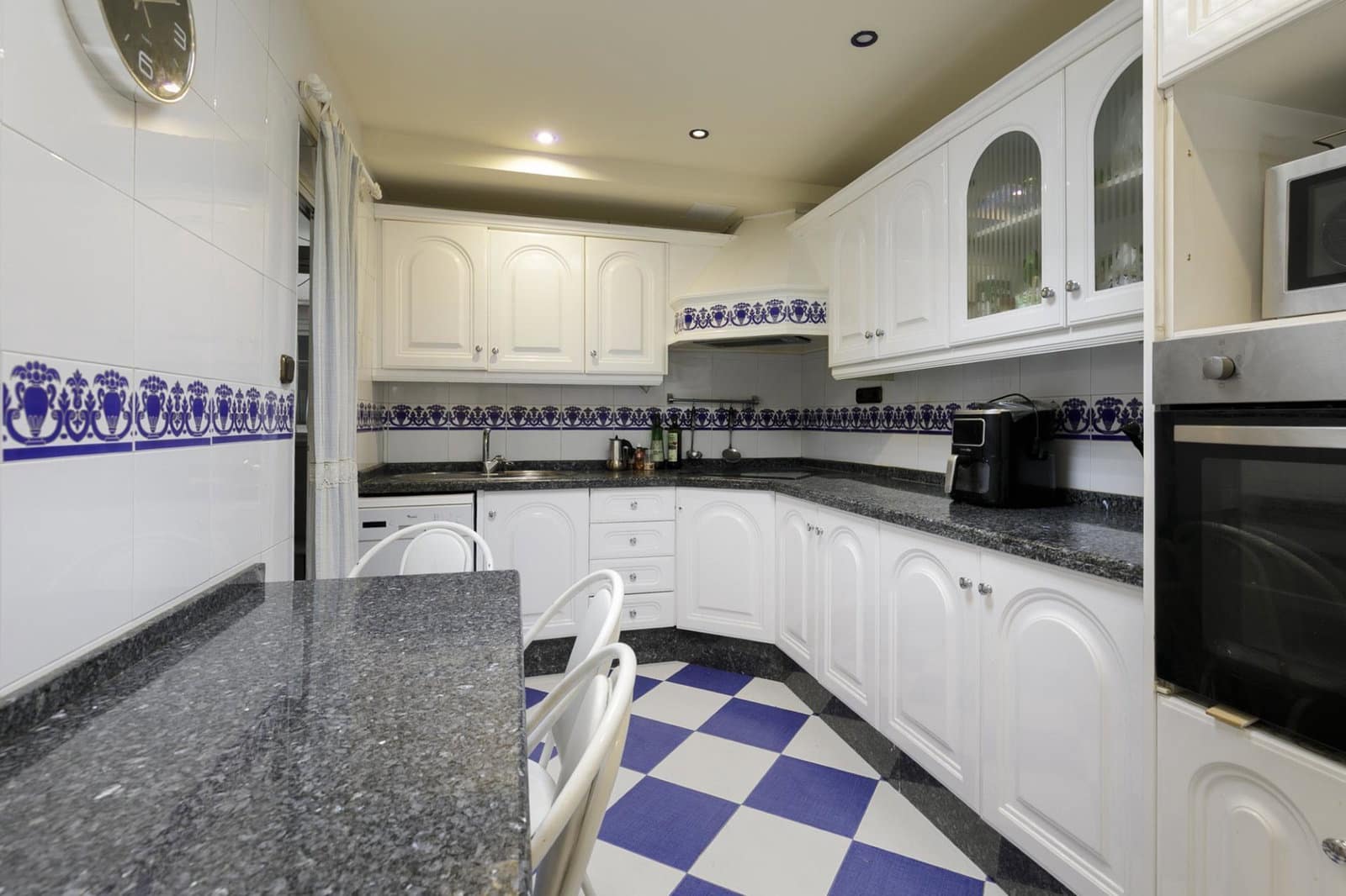 3 bedroom Apartment for sale in Granada city - € 370,000 (Ref: 10048254)