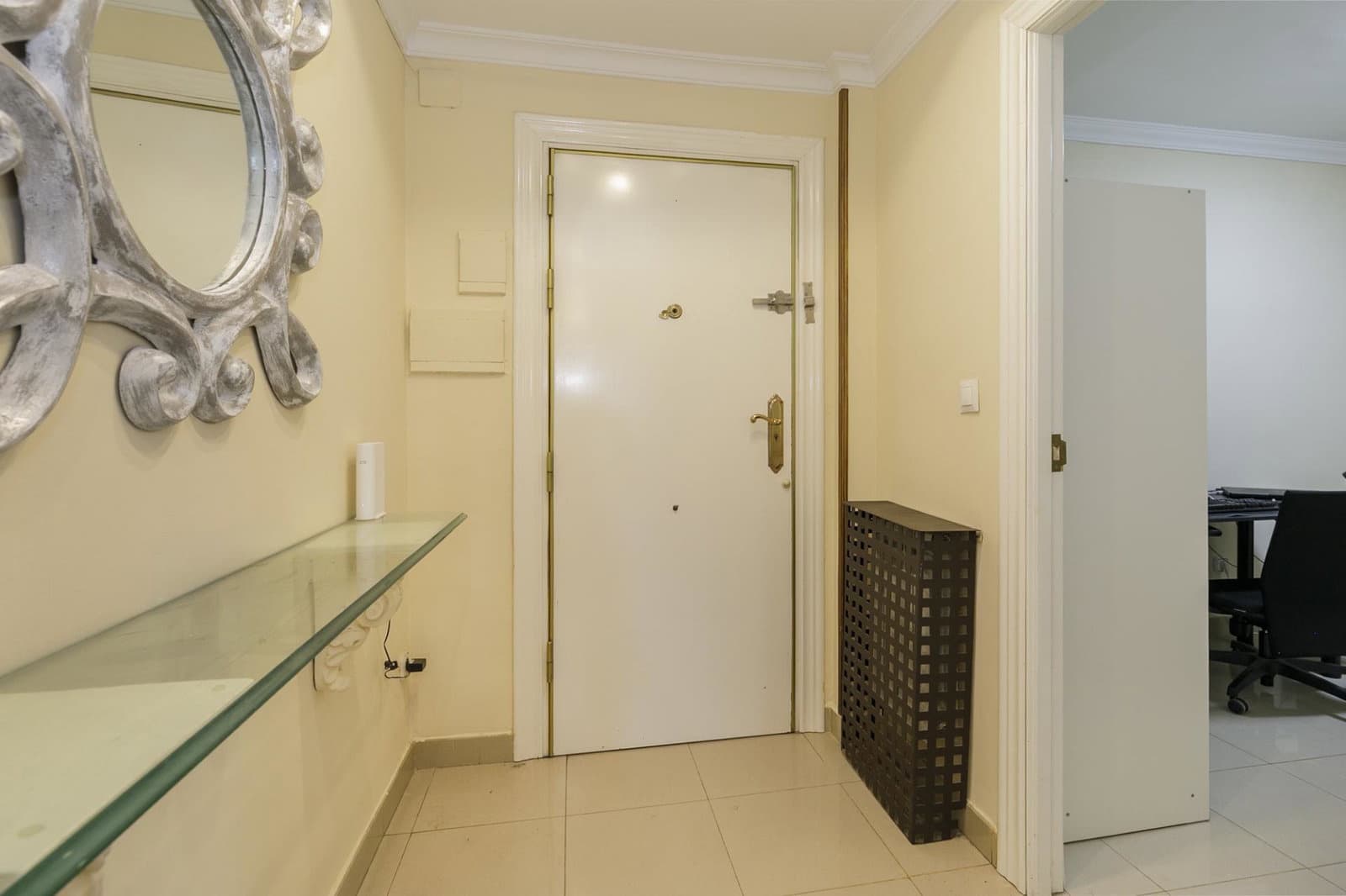 3 bedroom Apartment for sale in Granada city - € 370,000 (Ref: 10048254)