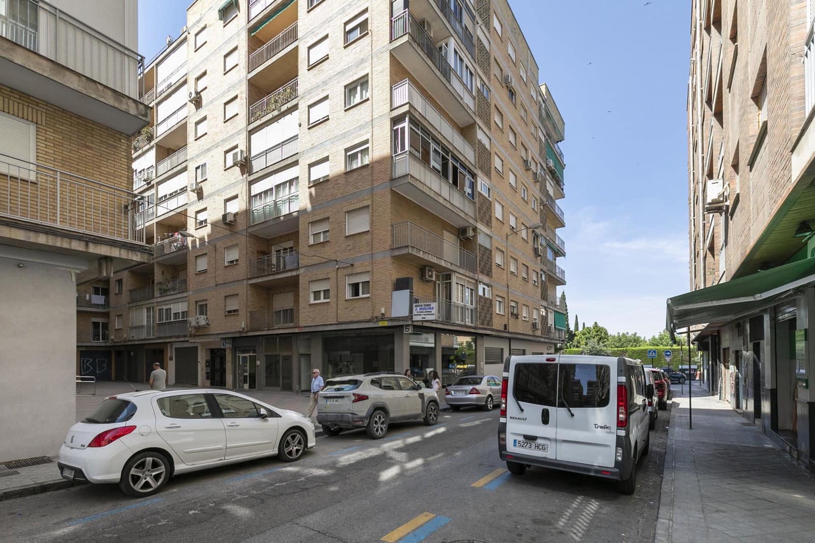 3 bedroom Apartment for sale in Granada city - € 370,000 (Ref: 10048254)