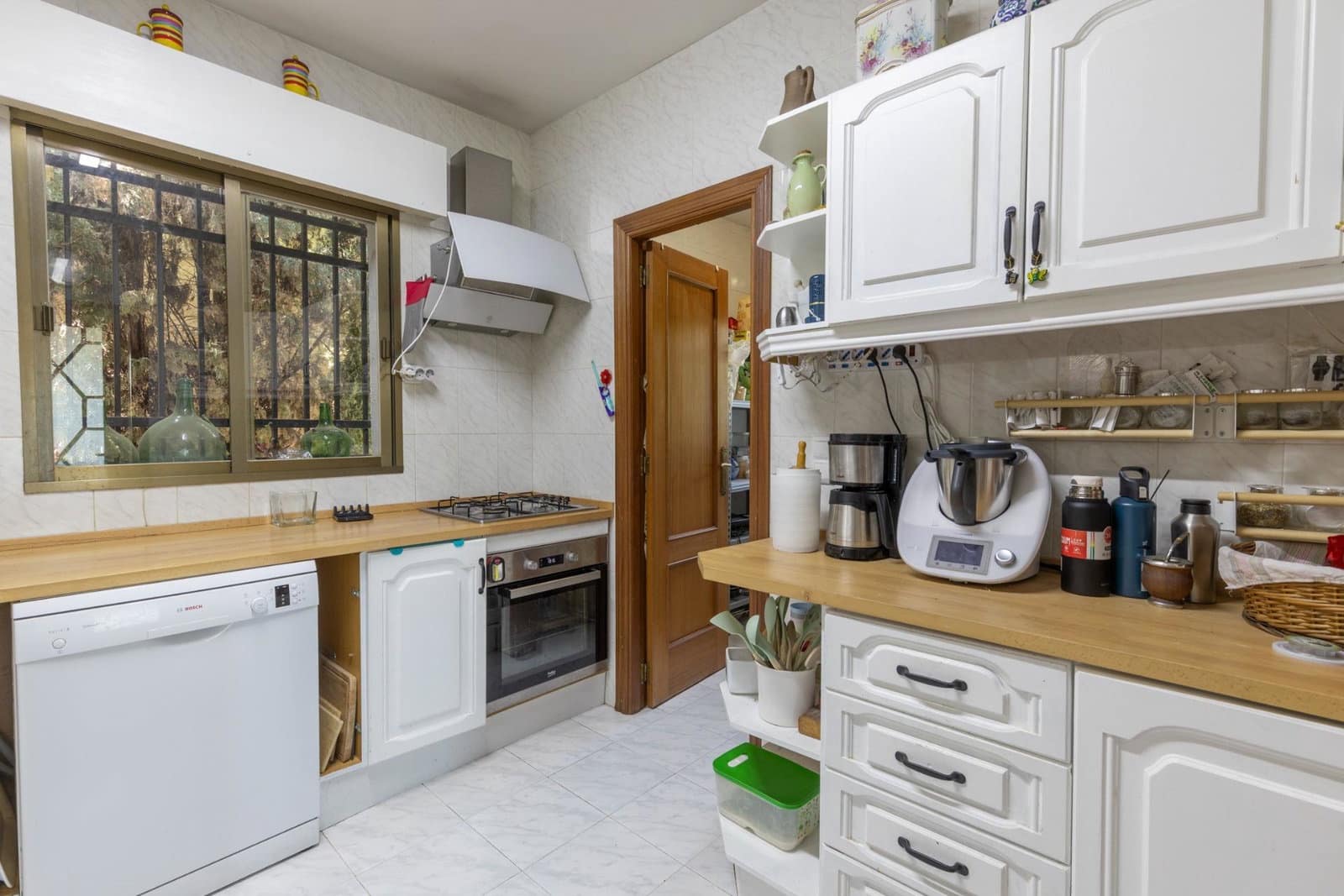 5 soverom Villa til salgs i Gojar med svømmebasseng garasje - € 445 000 (Ref: 10048255)