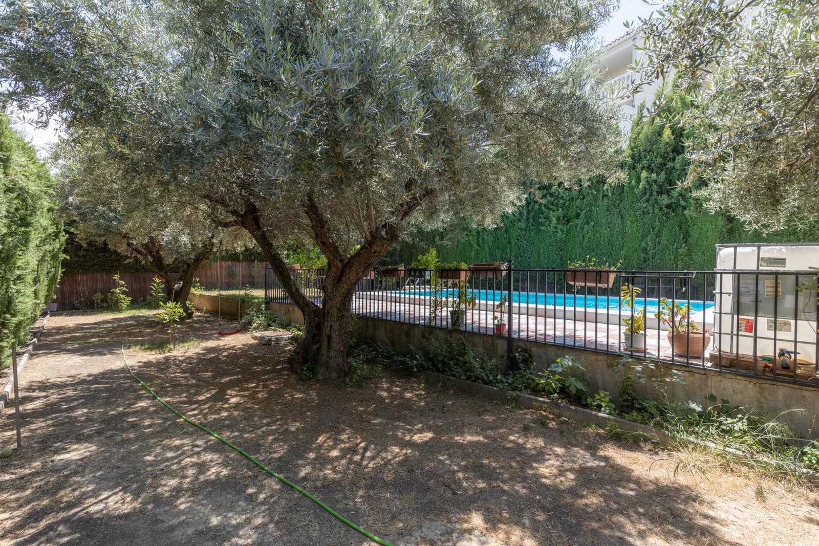 5 soverom Villa til salgs i Gojar med svømmebasseng garasje - € 445 000 (Ref: 10048255)