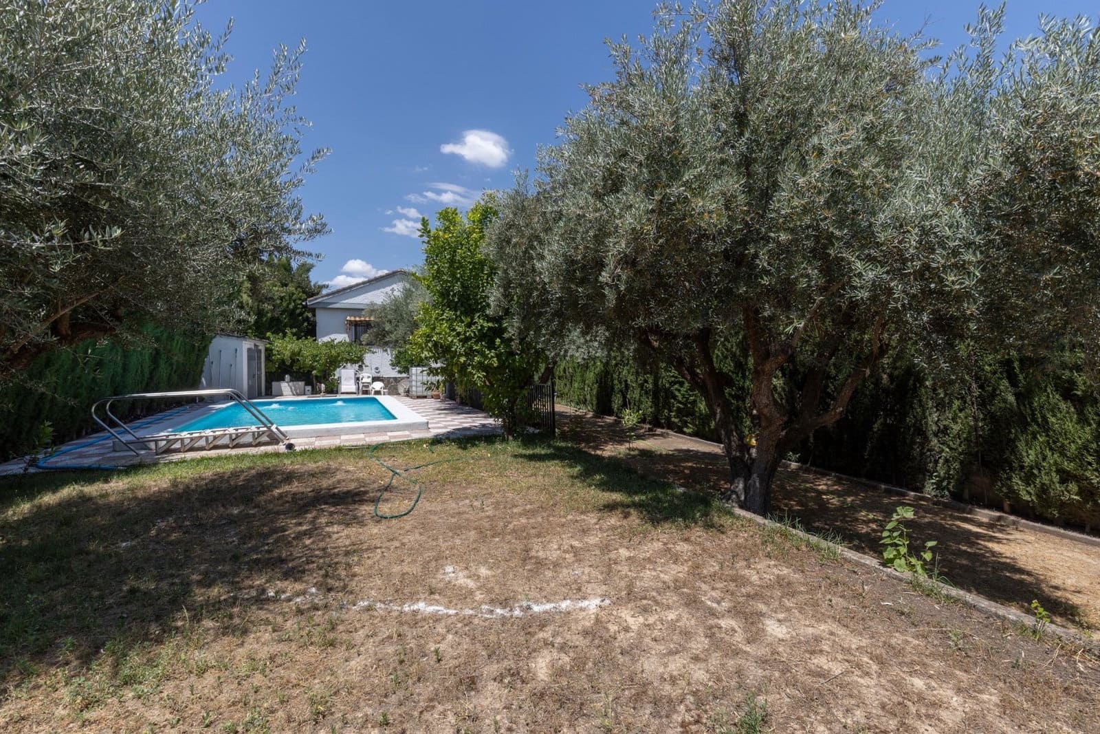 5 soverom Villa til salgs i Gojar med svømmebasseng garasje - € 445 000 (Ref: 10048255)
