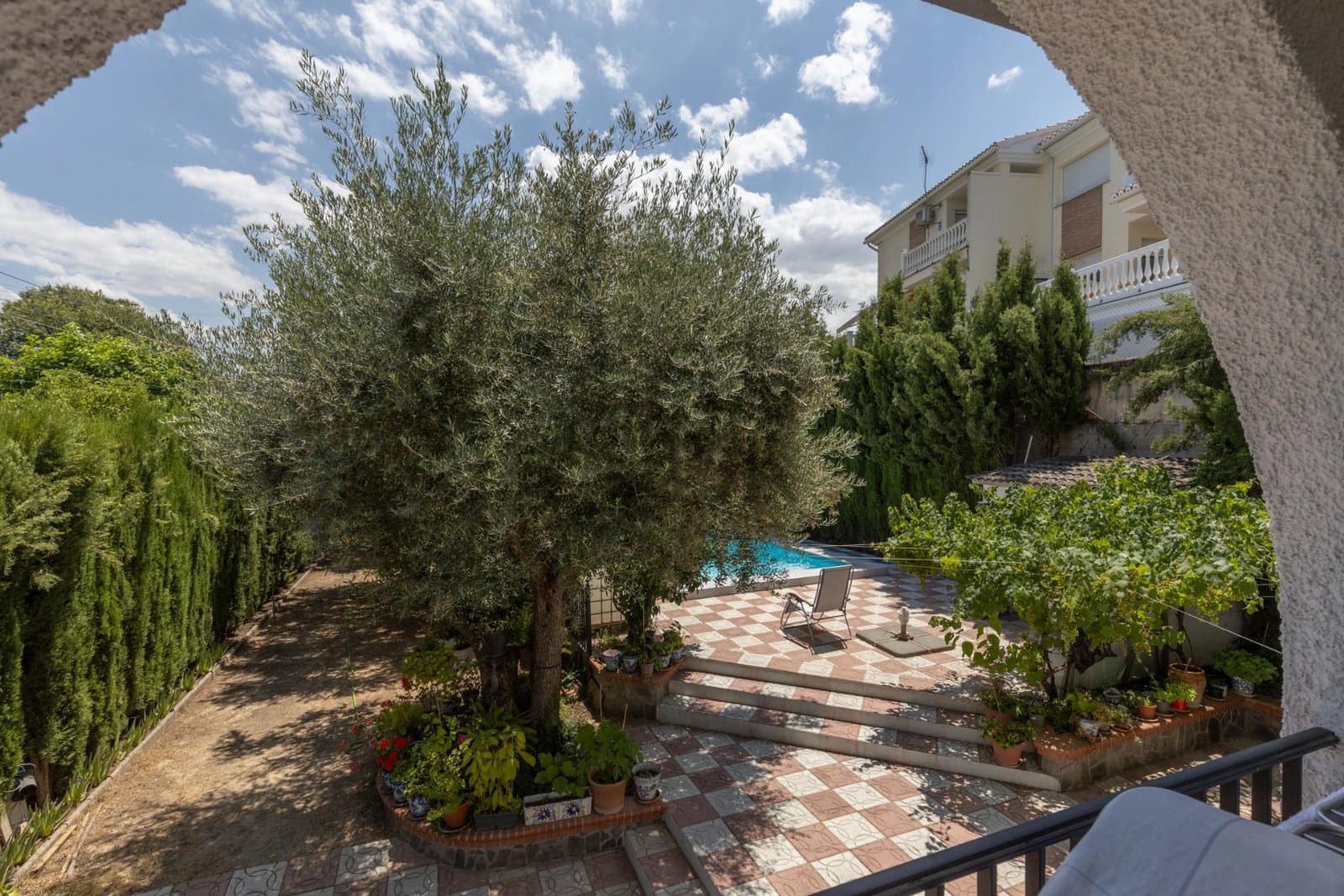 5 soverom Villa til salgs i Gojar med svømmebasseng garasje - € 445 000 (Ref: 10048255)