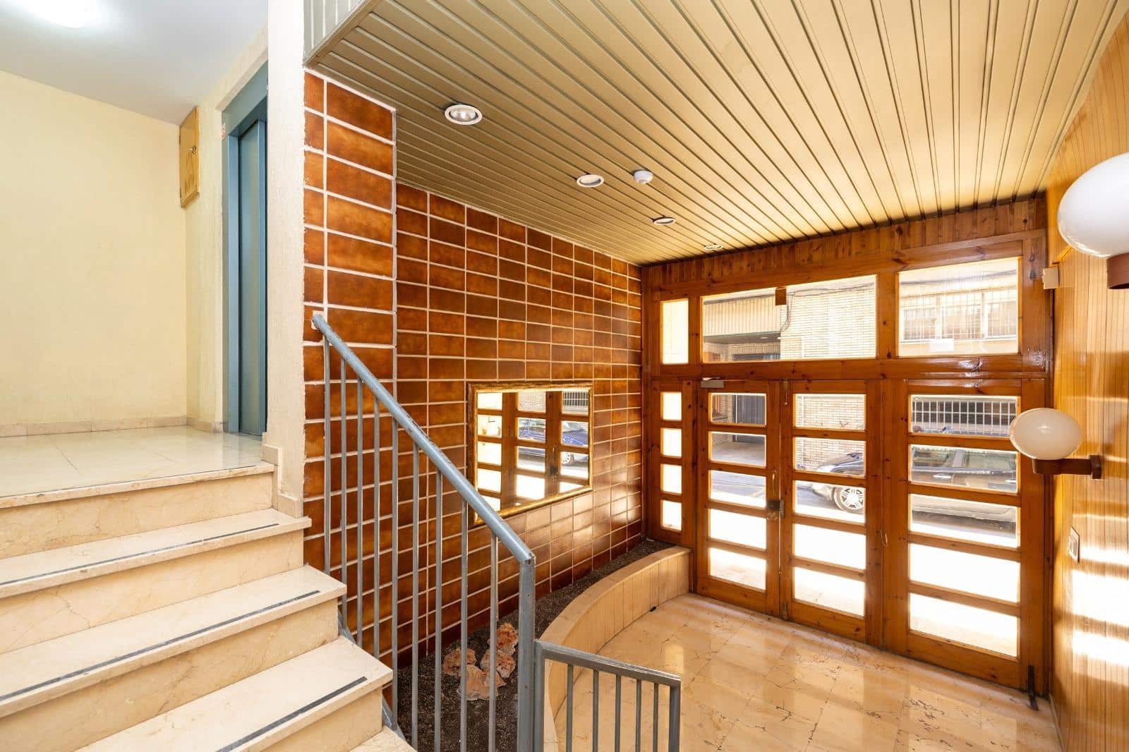 3 bedroom Apartment for sale in Granada city - € 279,900 (Ref: 10048256)