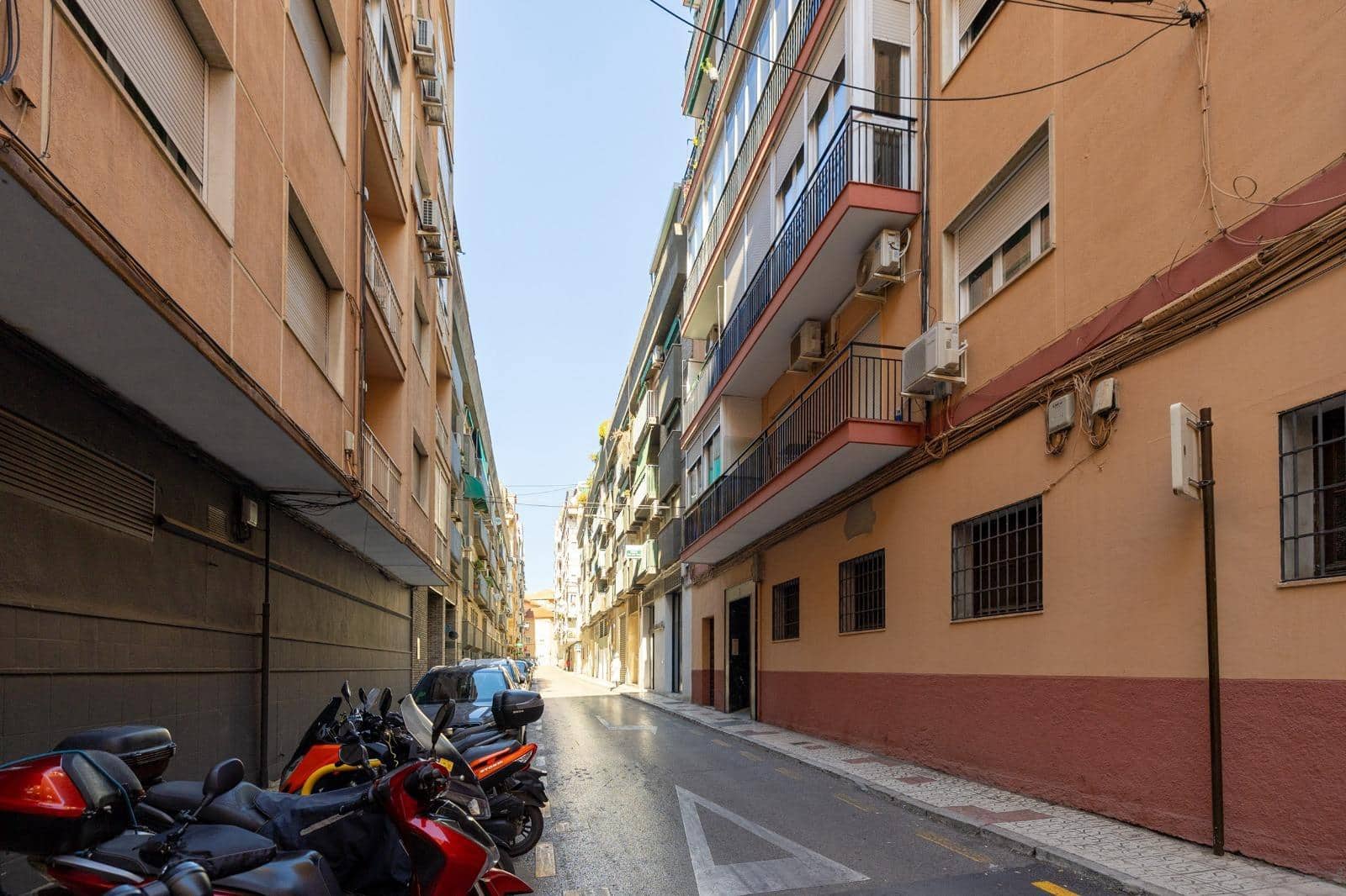 3 bedroom Apartment for sale in Granada city - € 279,900 (Ref: 10048256)