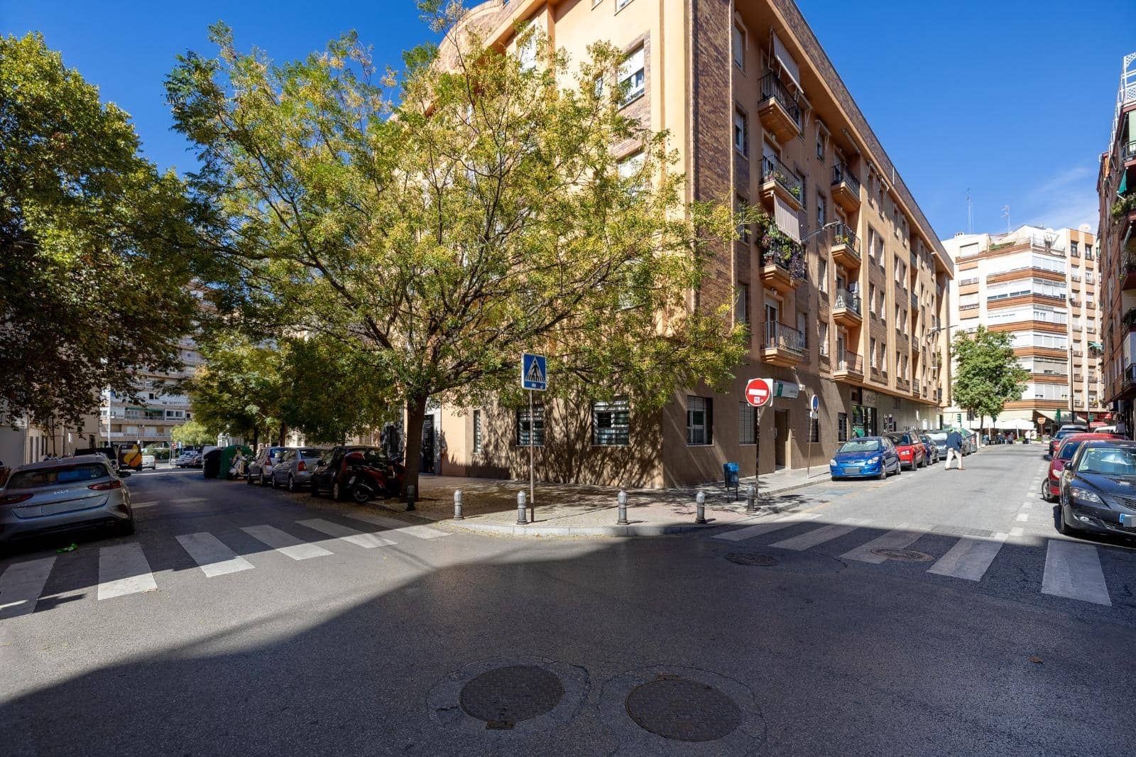 3 bedroom Apartment for sale in Granada city - € 279,900 (Ref: 10048256)