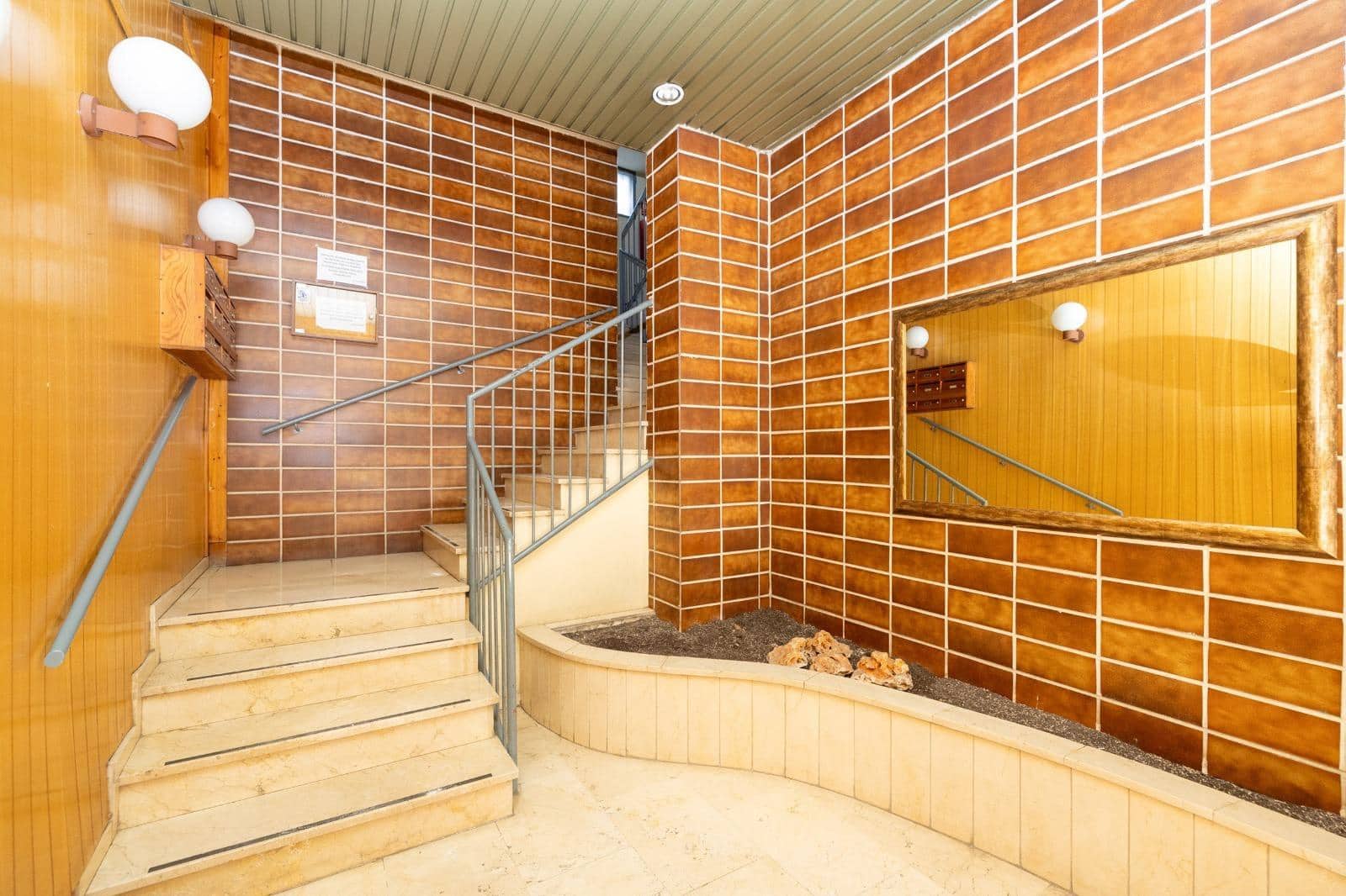 3 bedroom Apartment for sale in Granada city - € 279,900 (Ref: 10048256)