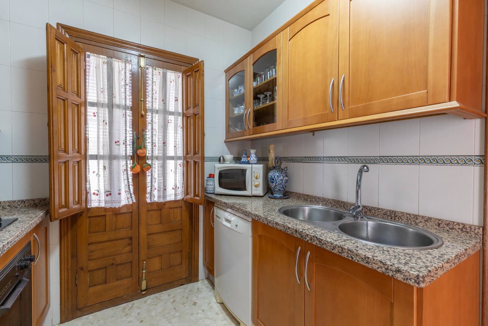 6 sovrum Villa till salu i Granada stad - 625 000 € (Ref: 10048259)