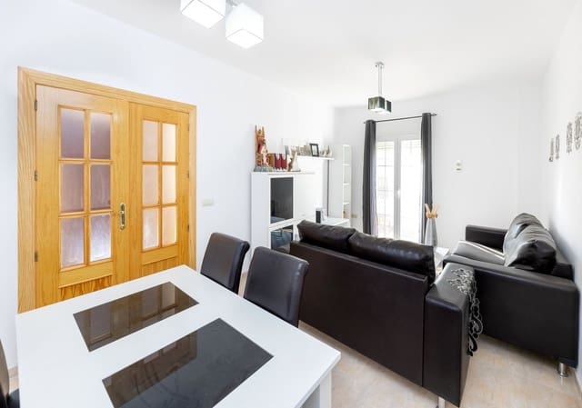 3 makuuhuone Huoneisto myytävänä paikassa Illora mukana 
autotalli - 120 000 € (Ref: 10048260)