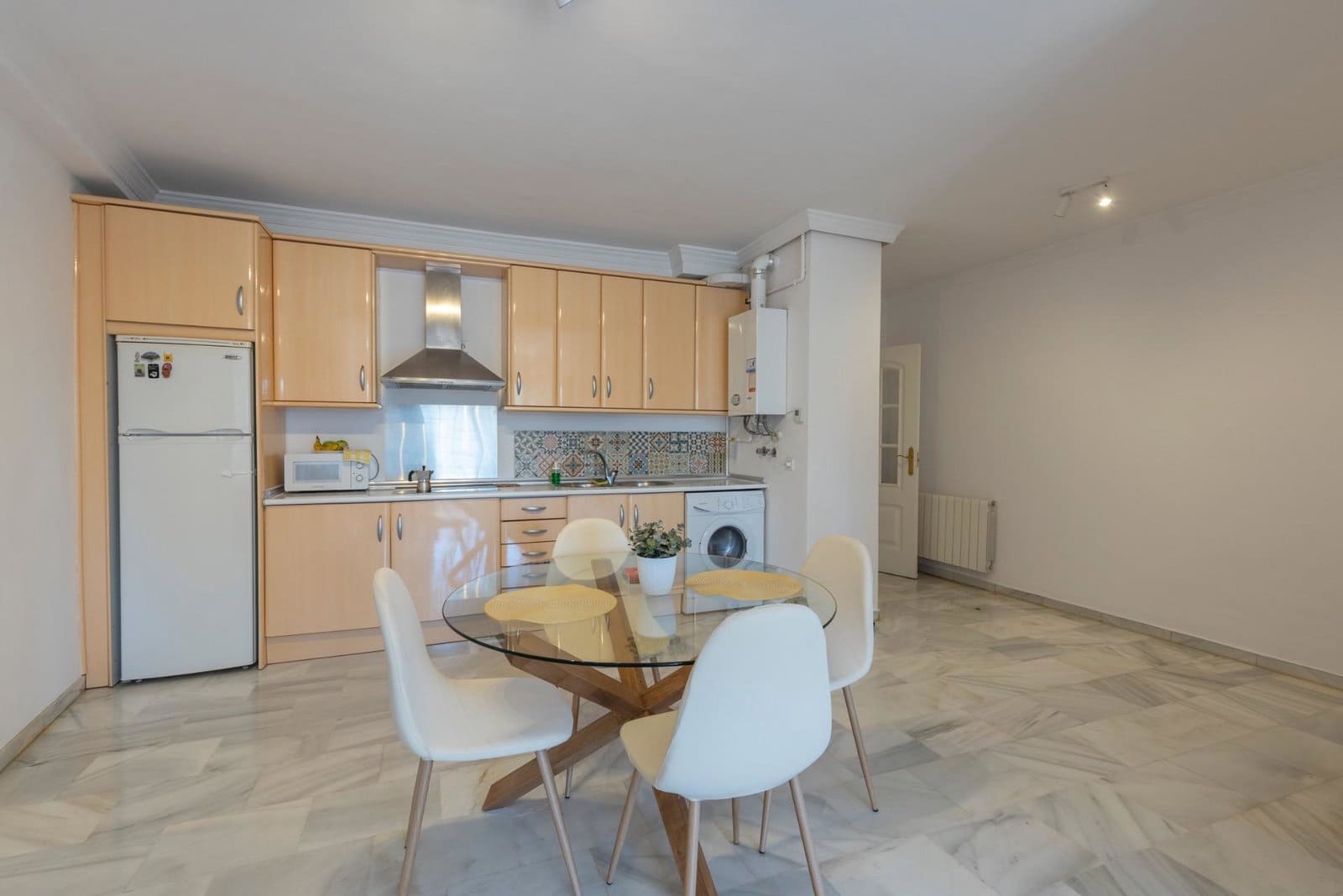 2 bedroom Apartment for sale in Granada city - € 295,000 (Ref: 10048262)