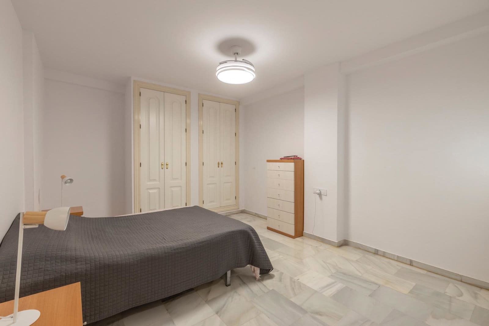 2 bedroom Apartment for sale in Granada city - € 295,000 (Ref: 10048262)