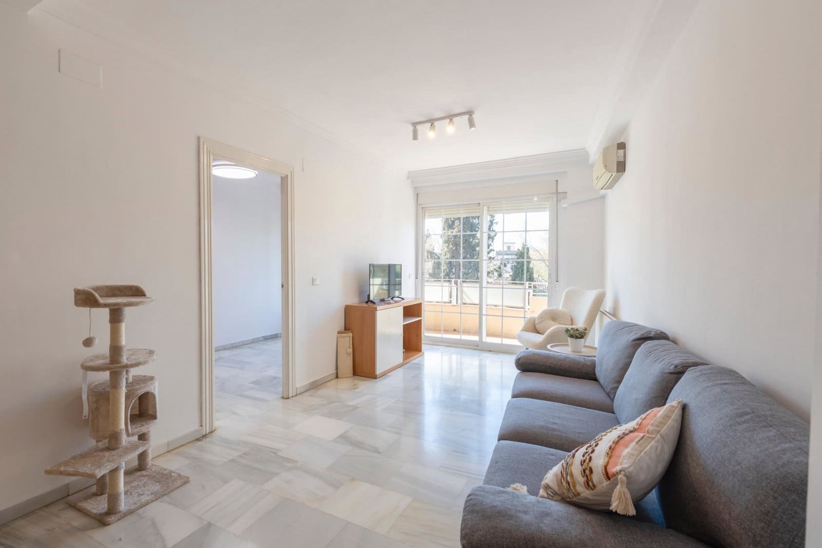2 bedroom Apartment for sale in Granada city - € 295,000 (Ref: 10048262)