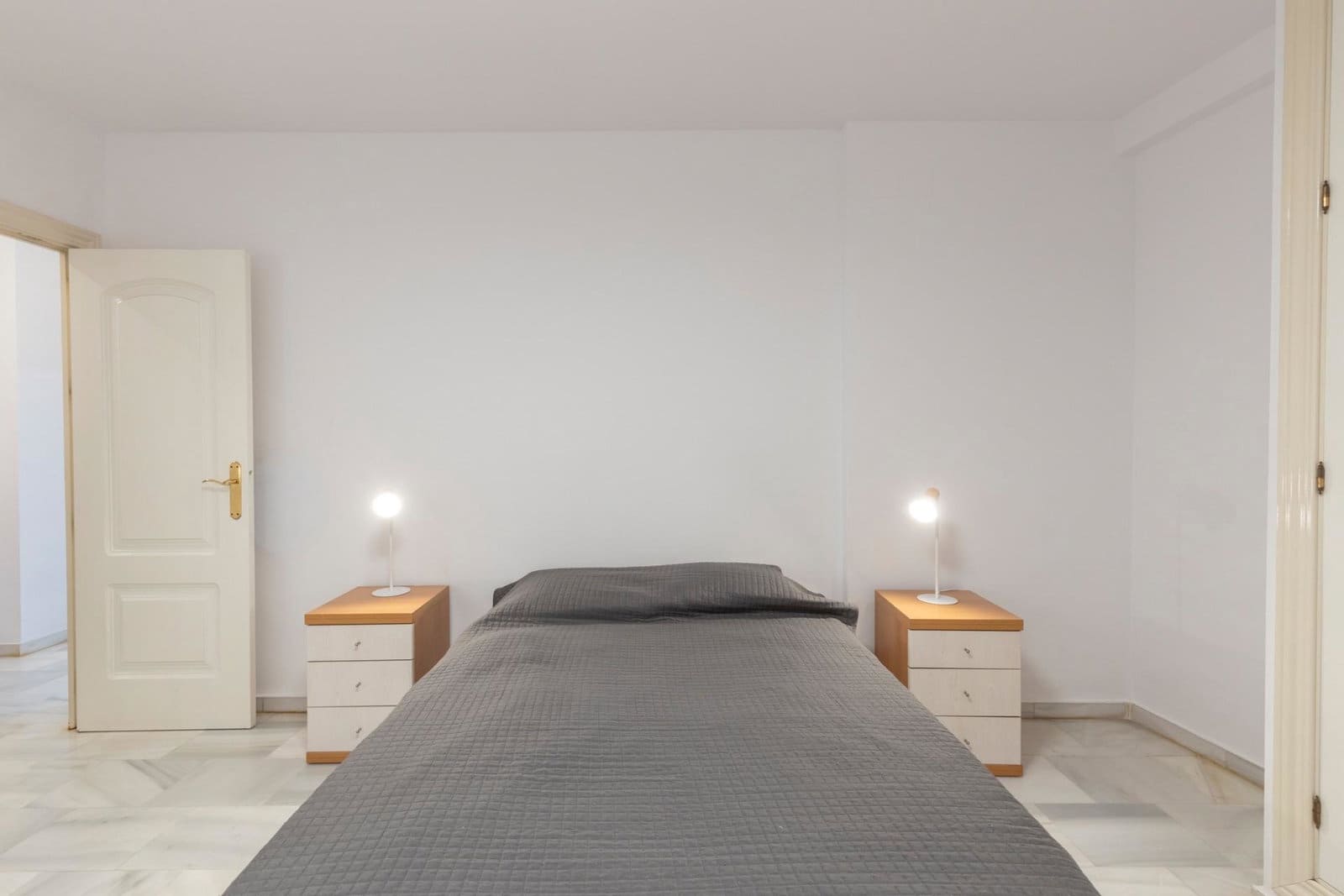 2 bedroom Apartment for sale in Granada city - € 295,000 (Ref: 10048262)