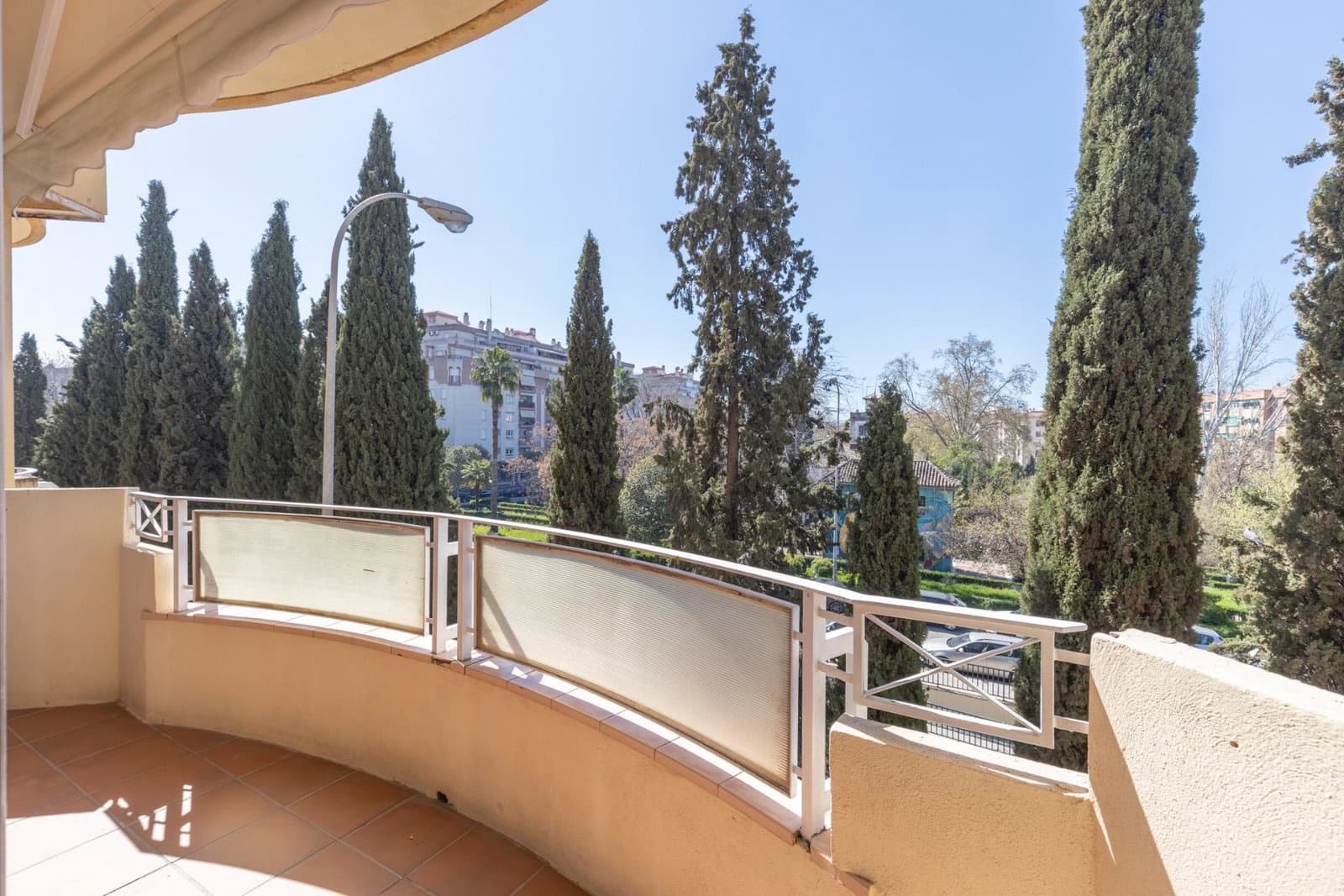 2 bedroom Apartment for sale in Granada city - € 295,000 (Ref: 10048262)