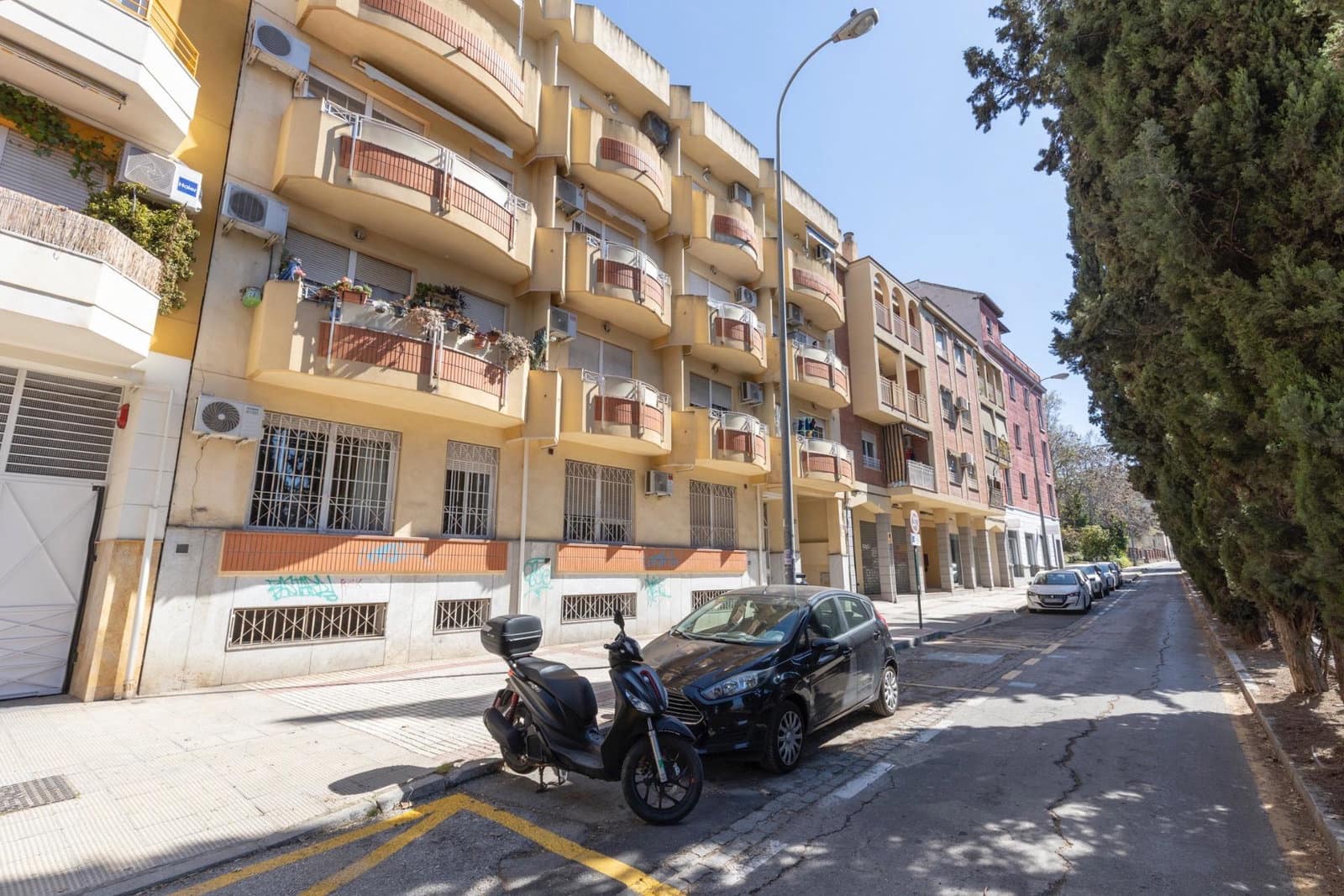 2 bedroom Apartment for sale in Granada city - € 295,000 (Ref: 10048262)