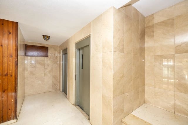 3 sypialnia Apartament na sprzedaż w Centro - Sagrario, Miasto Grenada - 260 000 € (Ref: 10048266)