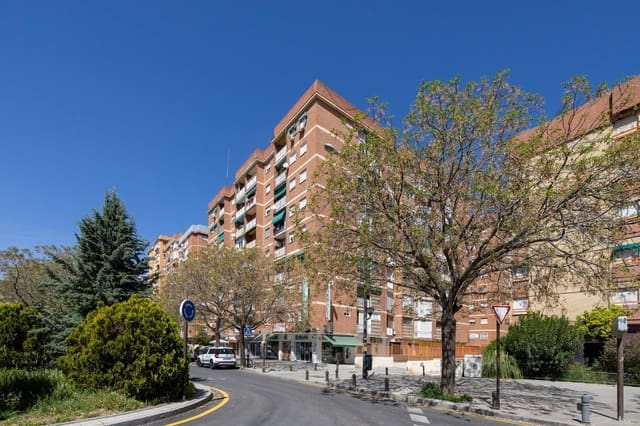 3 sypialnia Apartament na sprzedaż w Centro - Sagrario, Miasto Grenada - 260 000 € (Ref: 10048266)