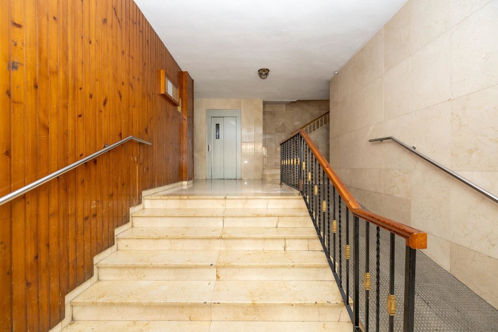 3 slaapkamer Appartement te koop in Granada stad - € 260.000 (Ref: 10048266)
