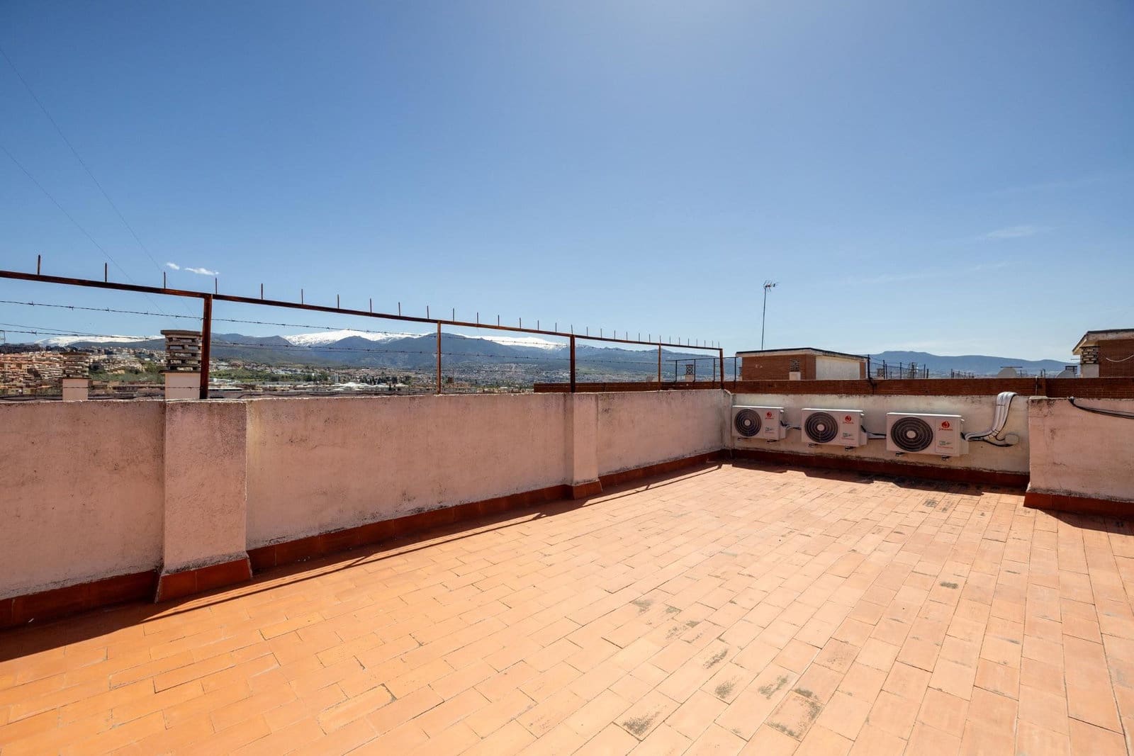3 slaapkamer Appartement te koop in Granada stad - € 260.000 (Ref: 10048266)
