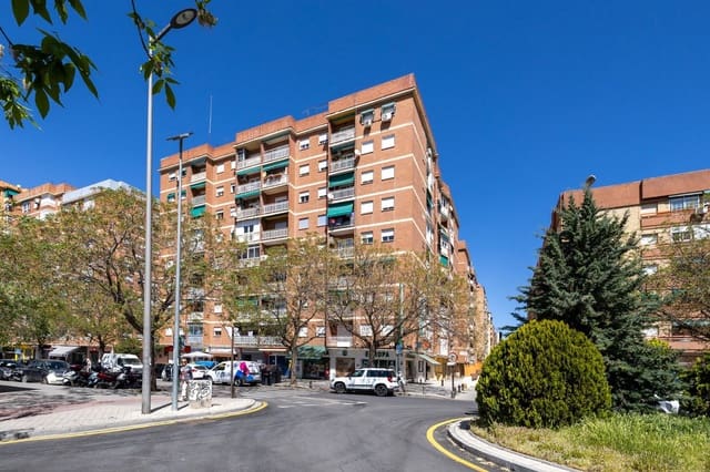 3 sypialnia Apartament na sprzedaż w Centro - Sagrario, Miasto Grenada - 260 000 € (Ref: 10048266)