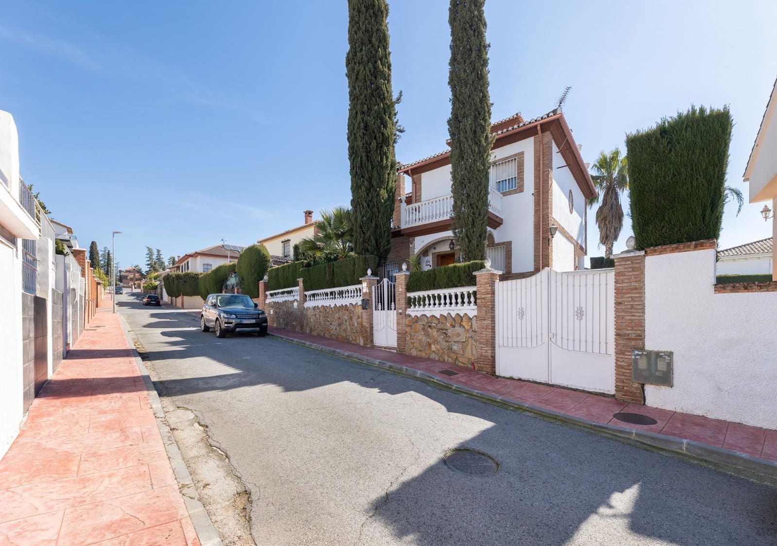 Chalet de 4 habitaciones en Peligros en venta con piscina garaje - 420.000 € (Ref: 10091524)