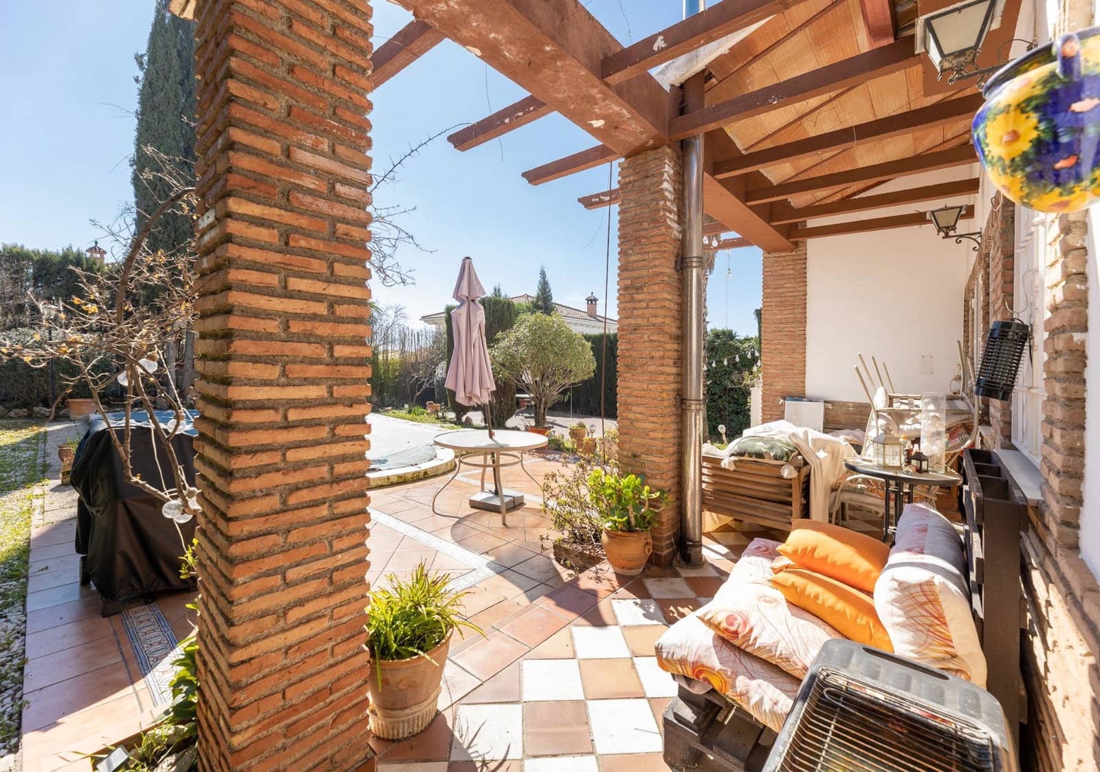 Chalet de 4 habitaciones en Peligros en venta con piscina garaje - 420.000 € (Ref: 10091524)