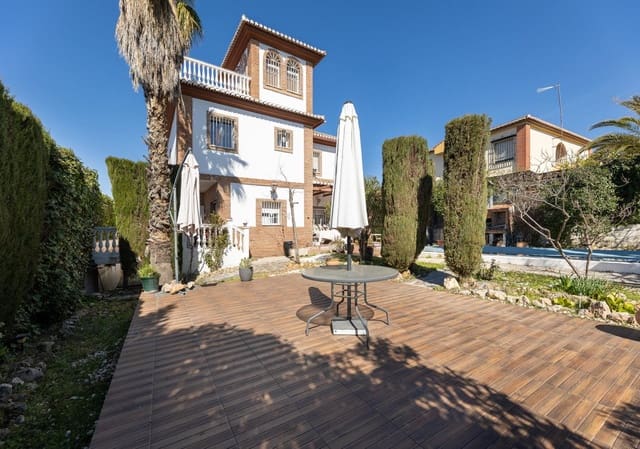 Chalet de 4 habitaciones en Peligros en venta con piscina garaje - 420.000 € (Ref: 10091524)