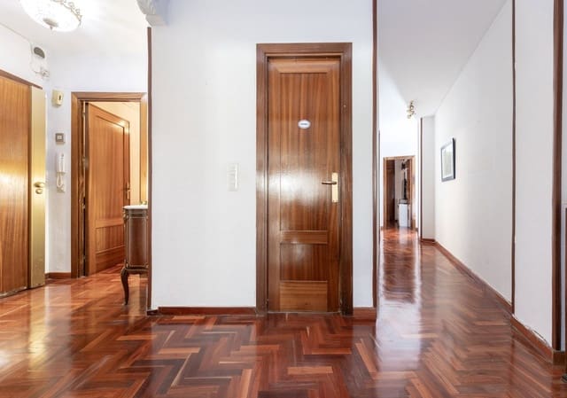 4 Zimmer Apartment zu verkaufen in Centro - Sagrario, Granada Stadt mit Garage - 430.000 € (Ref: 10091525)