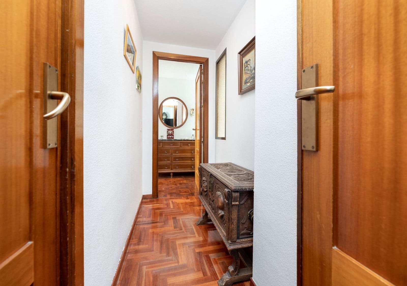 4 bedroom Apartment for sale in Granada city with garage - € 430,000 (Ref: 10091525)