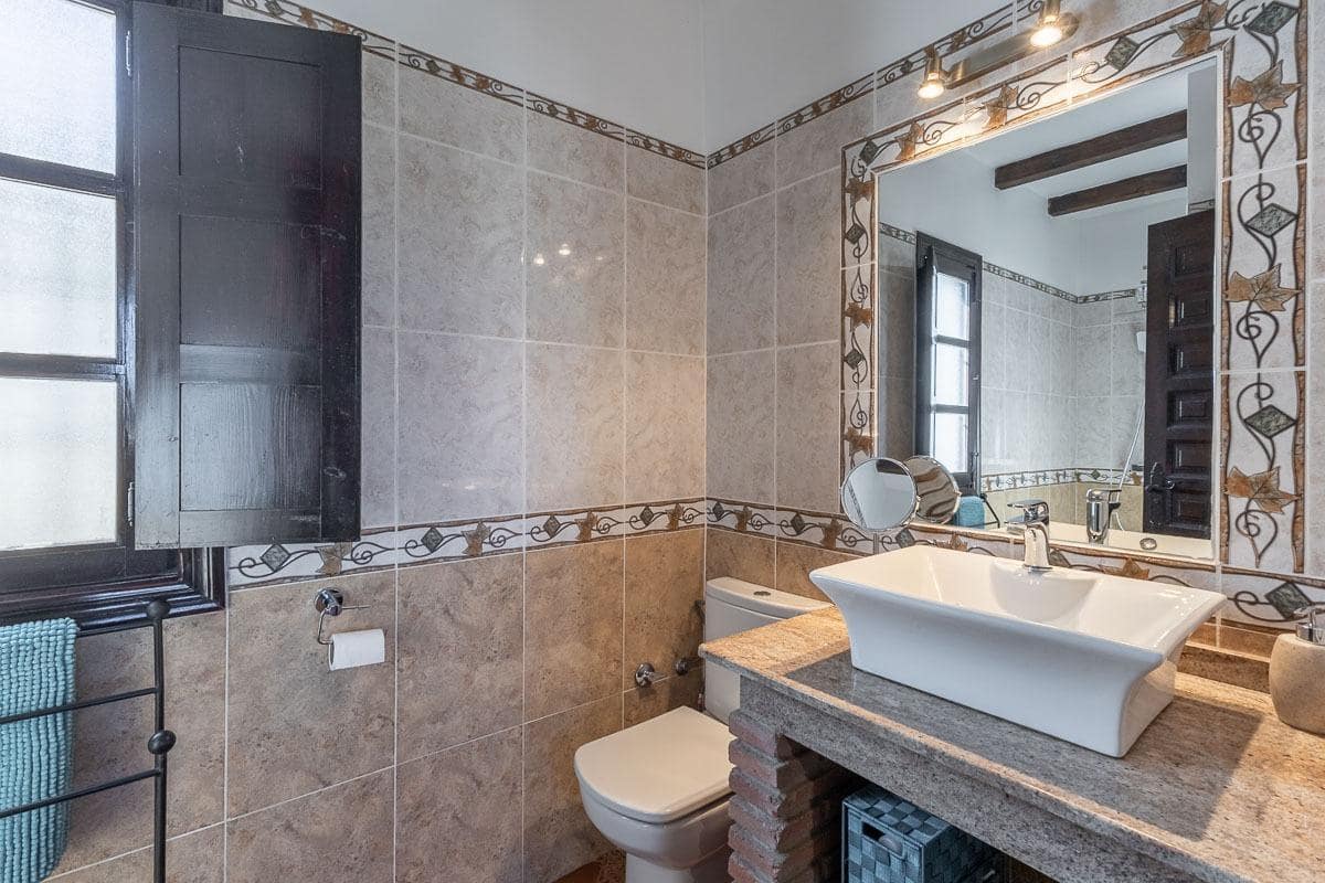 5 quarto Moradia para venda em Alhama de Granada com piscina garagem - 575 000 € (Ref: 10091526)