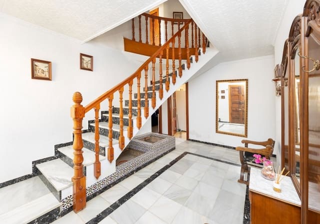 6 bedroom Villa for sale in Belicena, Vegas del Genil - € 315,000 (Ref: 10091527)