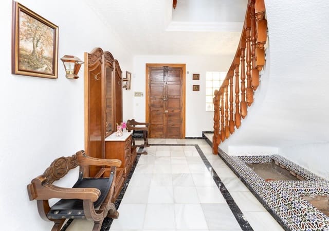 6 bedroom Villa for sale in Belicena, Vegas del Genil - € 315,000 (Ref: 10091527)