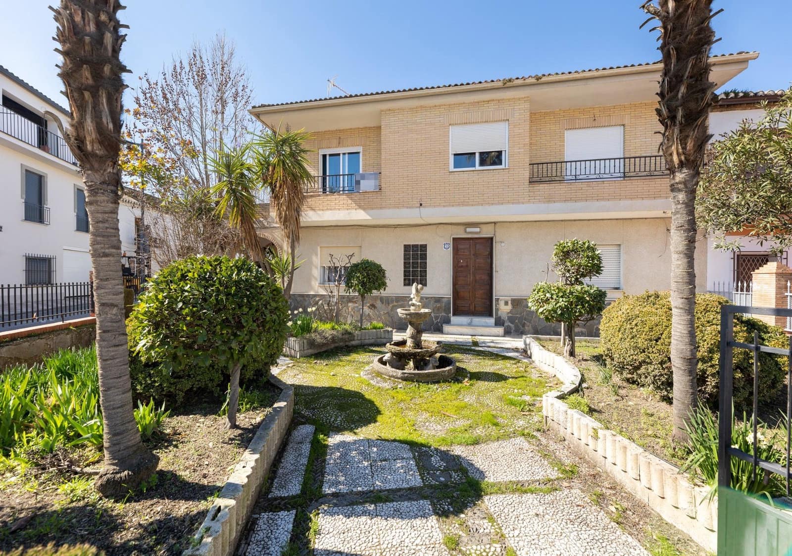 Chalet de 6 habitaciones en Belicena en venta - 315.000 € (Ref: 10091527)