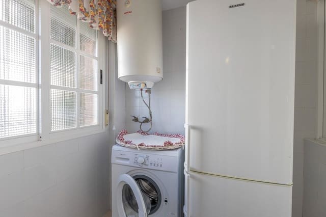 4 slaapkamer Villa te koop in La Zubia met zwembad garage - € 485.000 (Ref: 10091529)