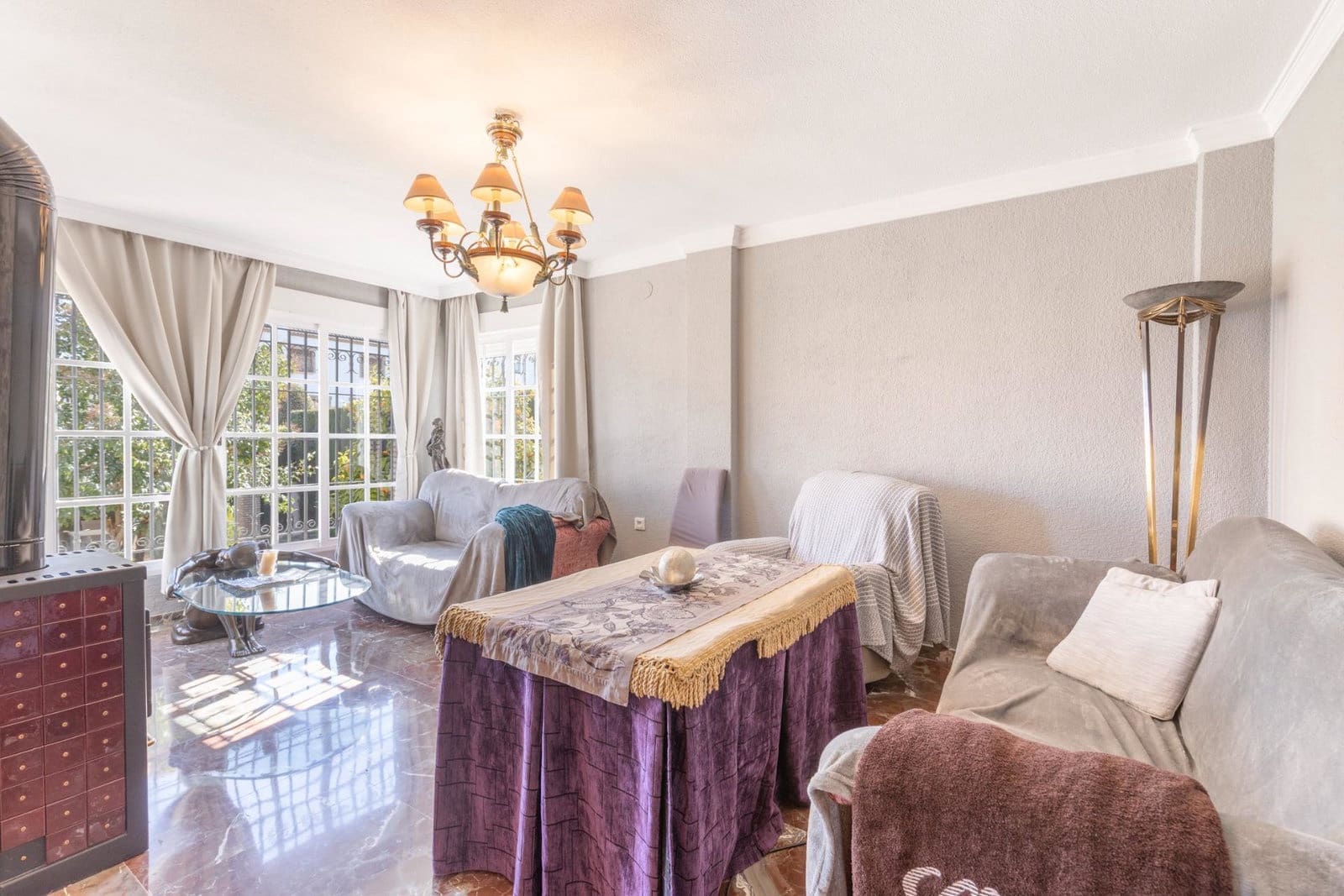 4 Zimmer Villa zu verkaufen in La Zubia mit Pool Garage - 485.000 € (Ref: 10091529)