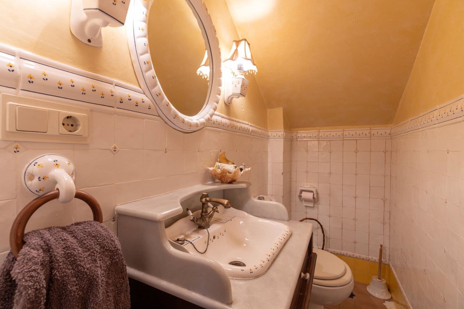 4 Zimmer Villa zu verkaufen in La Zubia mit Pool Garage - 485.000 € (Ref: 10091529)