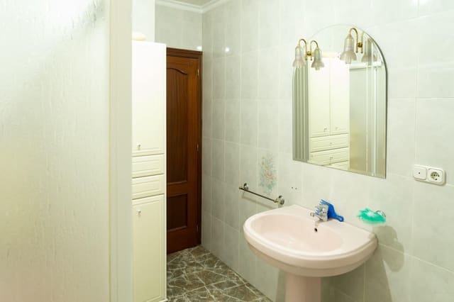 Chalet de 3 habitaciones en Illora en venta - 160.000 € (Ref: 10091531)