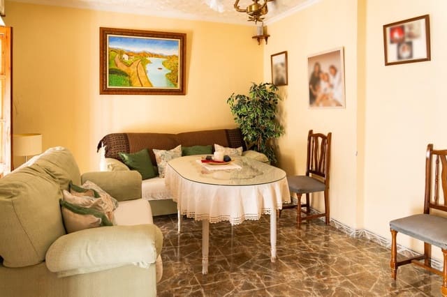 Chalet de 3 habitaciones en Illora en venta - 160.000 € (Ref: 10091531)