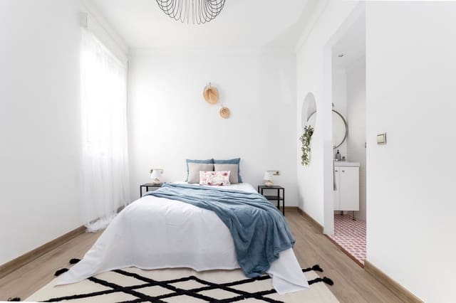 2 sovrum Lägenhet till salu i Centro - Sagrario, Granada stad - 230 000 € (Ref: 10102693)