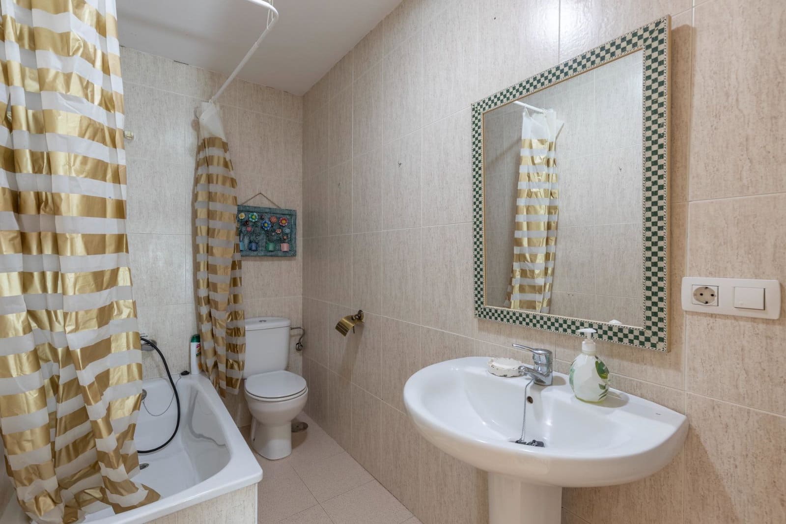 3 sovrum Radhus till salu i Ogijares med garage - 225 000 € (Ref: 10142678)