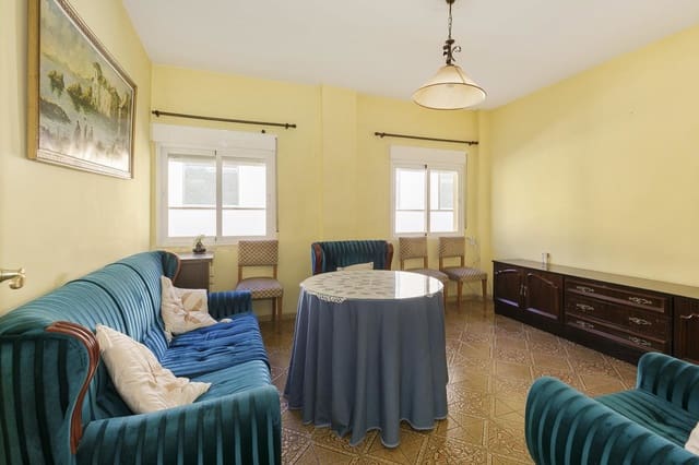 3 soveværelse Lejlighed til salg i Centro - Sagrario, Granada by - € 159.000 (Ref: 10148878)