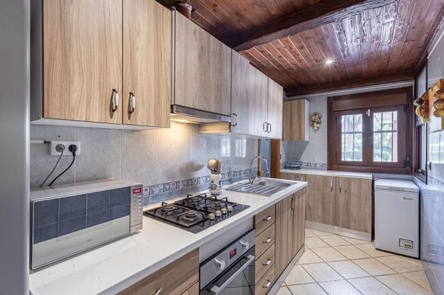 5 quarto Moradia para venda em Atarfe com piscina garagem - 495 000 € (Ref: 10158356)