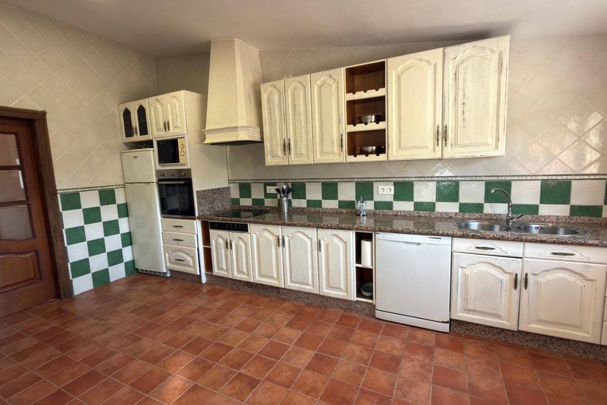 4 soverom Villa til salgs i Alhama de Granada med svømmebasseng garasje - € 285 000 (Ref: 10172787)